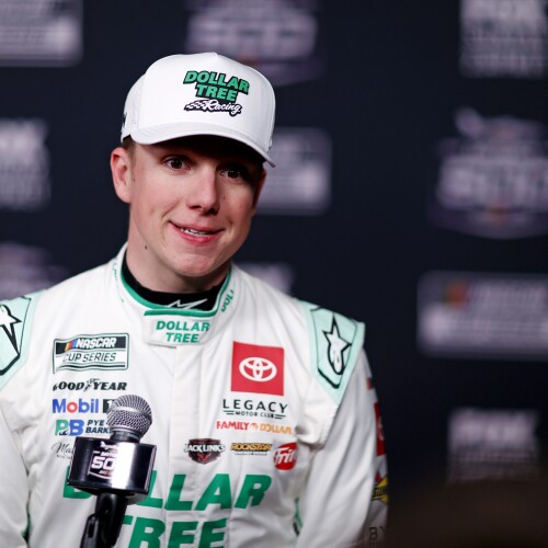 媒体人评奥斯卡归化：如何激励他为国足全力以赴？